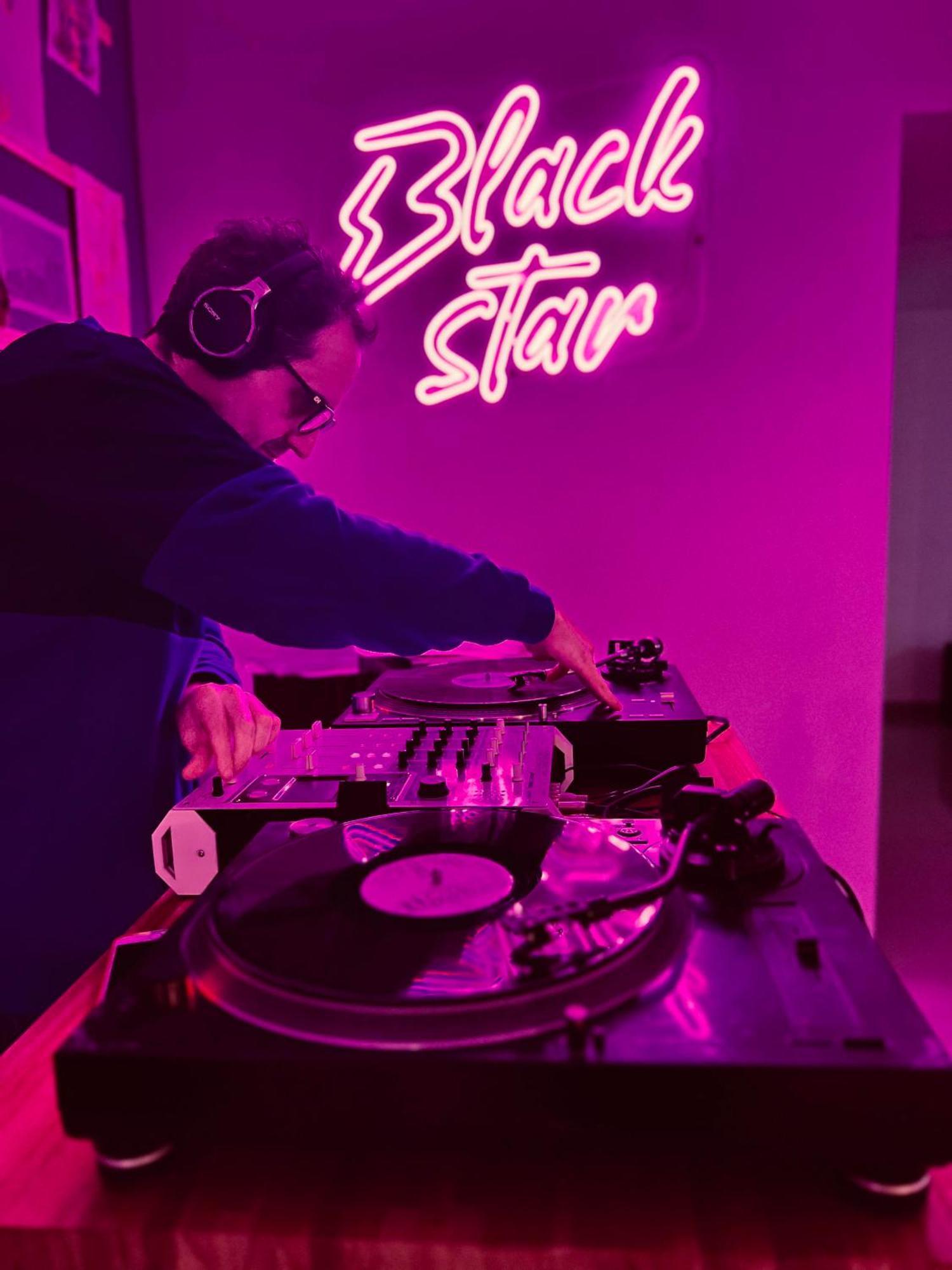 Black Star Art Hostel Neuquén Εξωτερικό φωτογραφία
